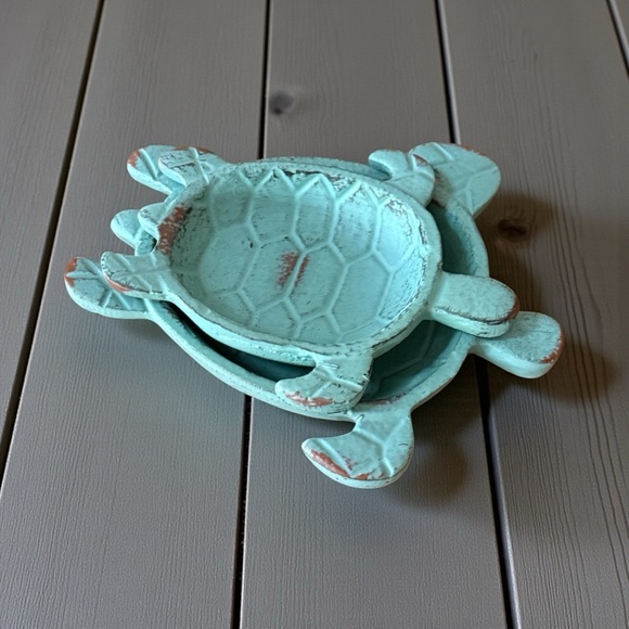 NWT Set of 2 Coastal Sea Turtle Decorative Trinket Dishes! Stackable! NEW! - Picture 3 of 3